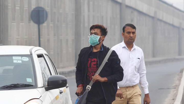 द लैंसेट कमीशन की रिपोर्ट के मुताबिक, हर साल भारत में प्रदूषण के कारण करीब 24 लाख लोगों की मौत होती है. जिसमें से ज्यादातर मौत वायु प्रदूषण के कारण हुई है.