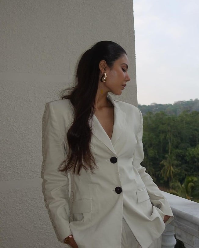 ਇਸ ਤੋਂ ਇਲਾਵਾ ਸੋਨਮ ਫਿਲਮ 'ਕੁੜੀ ਹਰਿਆਣੇ ਵੱਲ ਦੀ' ਵਿੱਚ ਵੀ ਵਿਖਾਈ ਦਏਗੀ। ਇਸ ਫਿਲਮ ਵਿੱਚ ਅਦਾਕਾਰਾ ਐਮੀ ਵਿਰਕ ਨਾਲ ਸਕ੍ਰੀਨ ਸ਼ੇਅਰ ਕਰਦੇ ਨਜ਼ਰ ਆਏਗੀ।