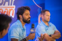 IPL 2024: কাঁধের ওপর থাকবে ভরসার হাত, রোহিতের সঙ্গে রেষারেষি মানতে নারাজ হার্দিক