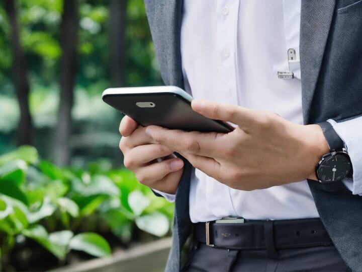 फ्री में नेटफ्लिक्स कंटेट देखने के लिए सबसे सस्ता प्रीपेड प्लान रिलायंस जियो की ओर से ऑफर किया जा रहा है. इसके अलावा इतना सस्ता प्रीपेड प्लान नेटफ्लिक्स सब्सक्रिप्शन के लिए कोई ऑफर नहीं कर रहा है. इस प्लान में आपको काफी बेनेफिट्स मिलने वाले हैं.