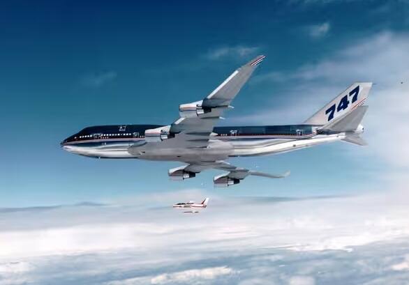 Joseph Lau Boeing 747-8 VIP-$367 million: વિશ્વનું બીજું સૌથી મોંઘું ખાનગી જેટ હોંગકોંગના અબજોપતિ અને રિયલ એસ્ટેટ ઉદ્યોગપતિ જોસેફ લાઉની માલિકીનું છે. તેમની પાસે બોઇંગ 747-8 VIP છે, જે બોઇંગ 747-8 નું વર્ઝન છે. તે વિશ્વના સૌથી મોટા અને અદ્યતન પેસેન્જર એરક્રાફ્ટમાંથી એક છે. જેટ 0.855 મેકની ઝડપે 8,000 નોટિકલ માઇલ સુધી ઉડી શકે છે, જે અવાજની ઝડપની નજીક છે.