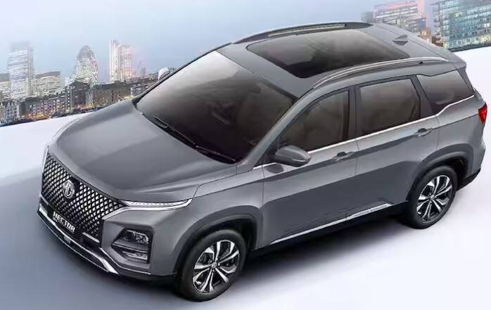 ਇਸ ਸਾਲ 2024 'ਚ MG ਹੈਕਟਰ ਦਾ ਨਵਾਂ ਮਾਡਲ ਸਾਹਮਣੇ ਆਇਆ ਹੈ, ਜਿਸ ਦਾ ਬਲੈਕ ਸ਼ੇਡ ਕਾਫੀ ਸ਼ਾਨਦਾਰ ਹੈ। ਇਸ ਕਾਰ ਦੀ ਐਕਸ-ਸ਼ੋਰੂਮ ਕੀਮਤ 13.99 ਲੱਖ ਰੁਪਏ ਤੋਂ ਸ਼ੁਰੂ ਹੁੰਦੀ ਹੈ।