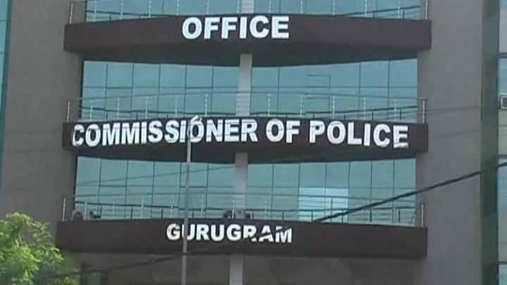 Gurugram News Miscreants beat up youth in club police case registered in Haryana ann Gurugram News: क्लब में डांस करते हुए लगा धक्का तो बदमाशों ने कर दी 5 दोस्तों की पिटाई, अस्पताल में भर्ती
