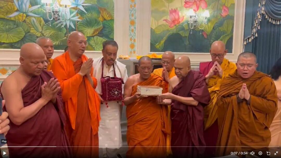 Buddha Relics: தாய்லாந்தில் காட்சிப்படுத்தப்பட்ட புத்தர் நினைவுச் சின்னங்கள் - மீண்டும் டெல்லி வருகிறது..!