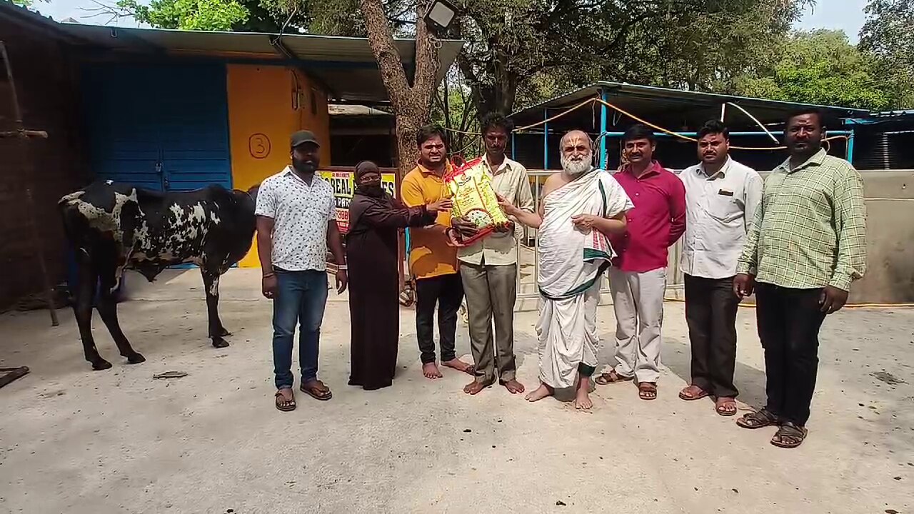 Chilkoor Balaji Temple Priest: ముస్లిం రైతుకు ఎద్దును బహుమతిగా ఇచ్చిన చిలుకూరు బాలాజీ టెంపుల్‌ పూజారి