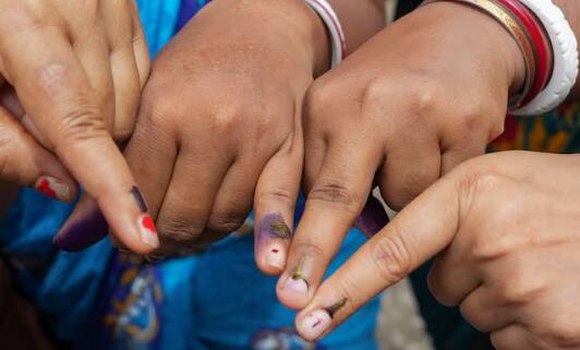 ਬਹੁਤ ਸਾਰੇ ਲੋਕ ਇਸ ਗੱਲ ਨੂੰ ਲੈਕੇ ਉਲਝਣ ਵਿੱਚ ਰਹਿੰਦੇ ਹਨ ਕਿ ਵੋਟਰ ਆਈਡੀ ਕਾਰਡ ਲਈ ਕਿਹੜੇ ਦਸਤਾਵੇਜ਼ਾਂ ਦੀ ਲੋੜ ਪਵੇਗੀ।