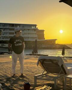 कभी पति की बाहों में आईं नजर...तो कभी बेटी के साथ खेली, समुद्र के बीच प्रियंका चोपड़ा ने फैमिली के साथ यूं स्पेंड किया क्वालिटी टाइम