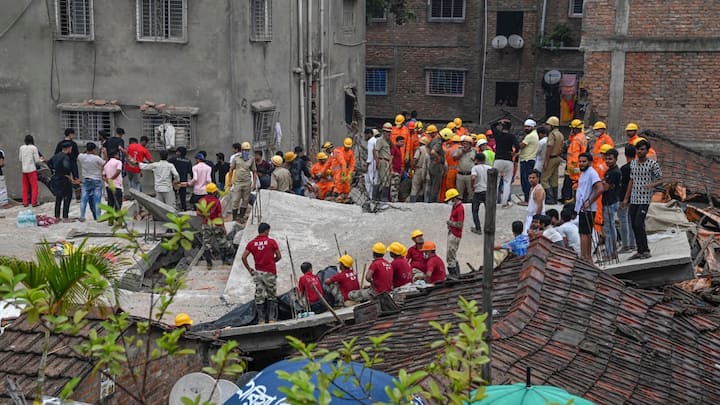 Kolkata Building Collapse in Gardenreach area death toll rises to 10 two person missing yet West Bengal Kolkata Building Collapse: कोलकाता में अवैध बिल्डिंग गिरने से दबकर मरने वालों की संख्या हुई 10, दो अभी भी लापता