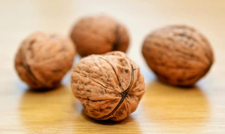 Walnut: Walnuts should also be eaten after soaking them in water.  It contains a variety of fatty acids, proteins and minerals.  (Photo credit: Pexel.com)