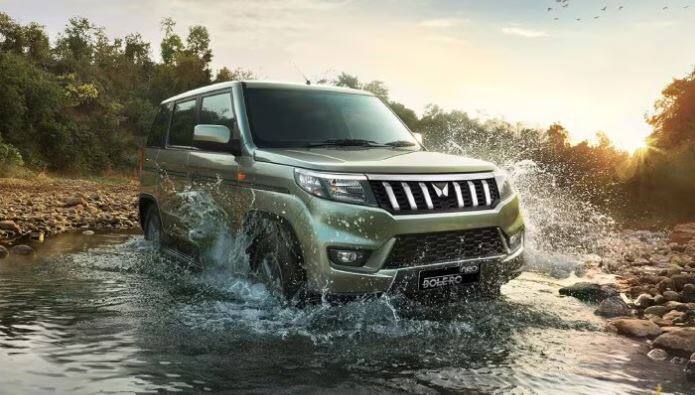 ਮਹਿੰਦਰਾ ਬੋਲੇਰੋ ਅਤੇ ਬੋਲੇਰੋ ਨੀਓ ਦੋਵੇਂ ਬੇਹੱਦ ਭਰੋਸੇਯੋਗ ਹਨ। ਮਹਿੰਦਰਾ ਦੀ ਇਹ ਜੋੜੀ ਲੈਡਰ ਫਰੇਮ 'ਤੇ ਆਧਾਰਿਤ ਹੈ। ਦੋਵੇਂ ਵਾਹਨ 5-ਸਪੀਡ ਮੈਨੂਅਲ ਨਾਲ ਮੇਲ ਖਾਂਦੀ 1.5-ਲੀਟਰ ਡੀਜ਼ਲ ਪਾਵਰਟ੍ਰੇਨ ਨਾਲ ਲੈਸ ਹਨ, ਪਰ ਇਹਨਾਂ ਦੇ ਆਊਟਪੁੱਟ ਵੱਖਰੇ ਹਨ। ਬੋਲੇਰੋ 75bhp ਅਤੇ 210Nm ਦਾ ਆਊਟਪੁੱਟ ਜਨਰੇਟ ਕਰਦੀ ਹੈ ਜਦਕਿ ਨਿਓ 99bhp ਅਤੇ 260Nm ਦਾ ਆਊਟਪੁੱਟ ਜਨਰੇਟ ਕਰਦੀ ਹੈ। ਬੋਲੇਰੋ ਦੀ ਕੀਮਤ 9.89 ਲੱਖ ਰੁਪਏ ਤੋਂ 10.91 ਲੱਖ ਰੁਪਏ ਅਤੇ ਨੀਓ ਦੀ ਕੀਮਤ 9.90 ਲੱਖ ਰੁਪਏ ਤੋਂ 12.15 ਲੱਖ ਰੁਪਏ ਤੱਕ ਹੈ।