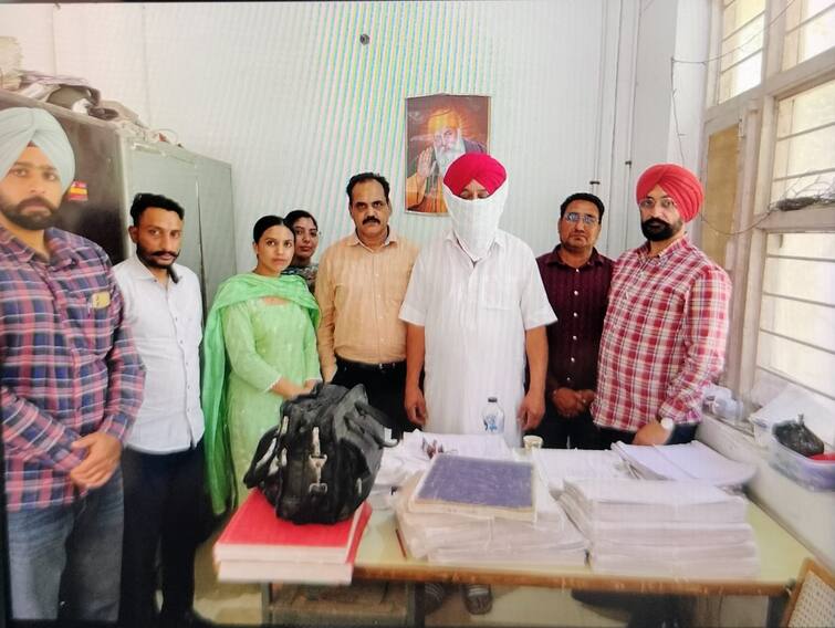 Punjab Vigilance arrest a mal patwari with bribe Punjab news: ਵਿਜੀਲੈਂਸ ਨੇ 4,000 ਰੁਪਏ ਰਿਸ਼ਵਤ ਲੈਂਦਿਆਂ ਮਾਲ ਪਟਵਾਰੀ ਨੂੰ ਕੀਤਾ ਕਾਬੂ