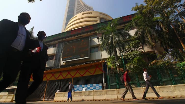 Stock Market Today BSE Sensex Tanks 736 Points NSE Nifty Tests 21,800 TCS Sinks 4 Per Cent Stock Market Today: Sensex Tanks 736 Points; Nifty Tests 21,800. TCS Sinks 4 Per Cent