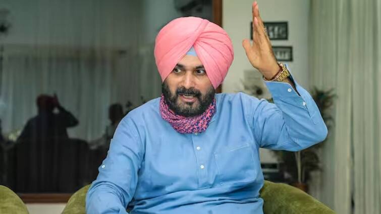 IPL 2024 Navjot Singh Sidhu will be a part of the upcoming Indian Premier League 2024 as commentator IPL 2024: ठोको ताली....! नवज्योतसिंह सिद्धू पुन्हा क्रिकेटच्या मैदानावर परतणार; IPLमध्ये महत्वाची भूमिका बजावणार