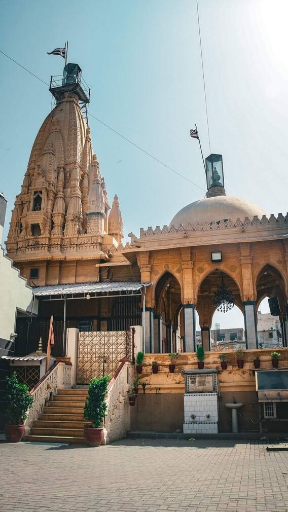 ये पाकिस्तान के प्रसिद्ध हिंन्दू मंदिर