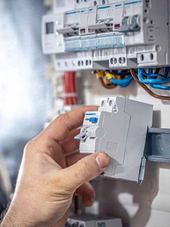 कट गया बिजली कनेक्शन? दोबारा लगाने में लगेंगे इतने पैसे