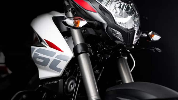 Bajaj CNG Bike: फिर से टेस्टिंग के दौरान देखी गई बजाज CNG बाइक, फेस्टिव सीजन में हो सकती है लॉन्च Bajaj CNG Bike is spotted during the testing in India Bajaj CNG Bike: फिर से टेस्टिंग के दौरान देखी गई बजाज CNG बाइक, फेस्टिव सीजन में हो सकती है लॉन्च