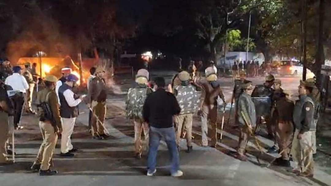 Budaun Murder Case: 'एक भाई से मंगाई चाय तो दूसरे से मंगाया पानी', बदायूं डबल मर्डर केस में बचे बच्चे ने खोले बड़े राज UP Budaun Double Murder Case Ayush Aahan Honey Piyush Tell How Javed and Sajid Killed their Brother Budaun Murder Case: 'एक भाई से मंगाई चाय तो दूसरे से मंगाया पानी', बदायूं डबल मर्डर केस में बचे बच्चे ने खोले बड़े राज