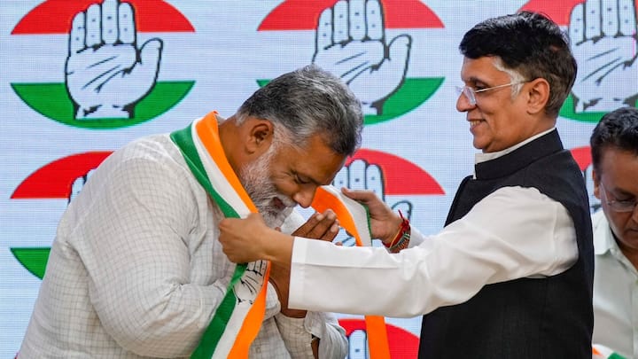 पूर्व सांसद राजेश रंजन ऊर्फ पप्पू यादव बुधवार (20 मार्च) को कांग्रेस में शामिल हो गए. अपनी जन अधिकार पार्टी (जाप) का विलय कर दिया. अपने बेटे सार्थक के साथ कांग्रेस की सदस्यता ली.