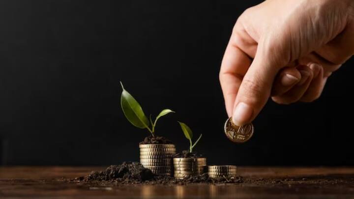 পেনশন ফান্ড রেগুলেটরি অ্যান্ড ডেভেলপমেন্ট অথরিটি (PFRDA) জানিয়েছে আগামী ১ এপ্রিল থেকে এনপিএসের নিরাপত্তা রক্ষার জন্য চালু করা হবে টু ফ্যাক্টর আধার অথেন্টিকেশন প্রক্রিয়া।   ছবি- ফ্রিপিক