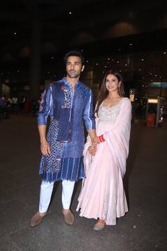 हाथों में हाथ डाले स्पॉट हुए पुलकित सम्राट और कृति खरबंदा, एक्ट्रेस ने फ्लॉन्ट किया सिंदूर और रेड कलर का चूड़ा