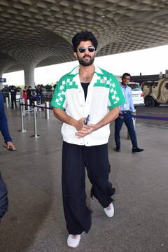 Celebs Spotted At Airport: साड़ी में क्लासी लगीं रवीना टंडन तो शर्ट में कूल लगे विजय देवरकोंडा, एयरपोर्ट पर दिखा स्टार्स का एक से बढ़कर एक लुक