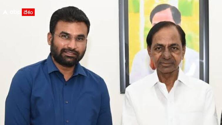 Pocharam Bhakar Reddy Resigns as Chairman of Nizamabad DCCB Nizamabad: డీసీసీబీ చైర్మెన్‌ పదవికి రాజీనామా చేసిన పోచారం తనయుడు, KCRకు స్పెషల్ థ్యాంక్స్