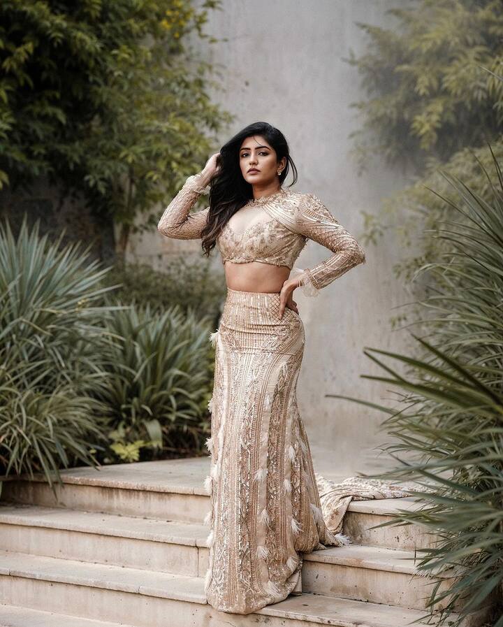 ఇషా చివరిగా డిస్నీ హాట్ స్టార్‌లో స్ట్రీమింగ్ అవుతున్న.. ‘దయా’ వెబ్ సీరిస్‌లో కనిపించింది. ఇందులో జేడీ చక్రవర్తికి భార్యగా నటించింది. (Images Credit: Eesha Rebba/Instagram)