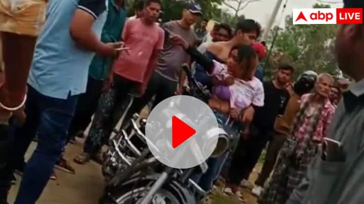 Ambikapur drunk girls high voltage Drama on road Video went Viral ANN Watch: होली से पहले नशे में लड़कियों का सड़क पर हुड़दंग, वायरल हुआ अम्बिकापुर का वीडियो