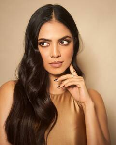 Malavika Mohanan Photos : தங்க தாமரை மகளே..மினுமினுக்கும் மாளவிகா மோகனனின் க்ளிக்ஸ்!