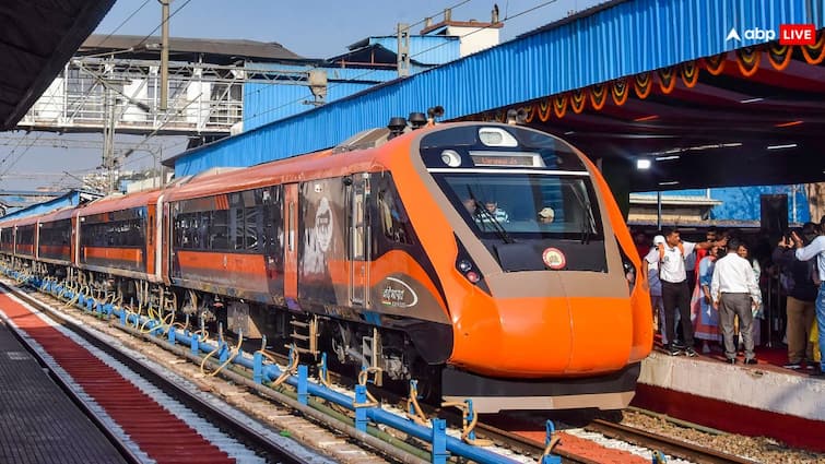 Indian Railways slash train fare in kashmir vally by 50 percent major relief to commuters know details Indian Railways: रेलवे ने इस राज्‍य में आधा कर दिया किराया, अब सस्ता होगा ट्रेन का सफर, जानें लगेगा कितने का टिकट