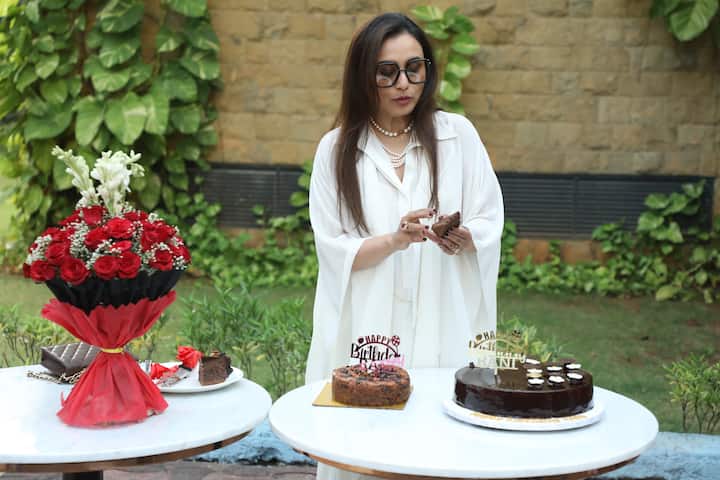 Fans are showering a lot of love on these pictures of the actress.  Rani has made a special place in Bollywood on the basis of her amazing acting.  In her 28 years of film career, Rani has given many hit movies.