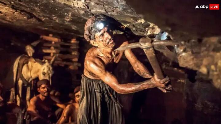 Pakistan gas explosion coal mine 12 workers dead पाकिस्तान के कोयला खदान में विस्फोट, 12 खनिकों की हुई दर्दनाक मौत