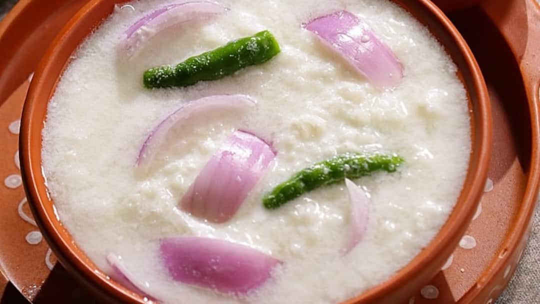 Chaddi Annam Recipe : చద్దన్నం చేసుకోవడంలో ఆ మిస్టేక్స్ చేయకూడదట.. మజ్జిగను అలా వేసుకుంటేనే మంచిదట Tasty and healthy Chaddi Annam aka fermented rice recipe for summer Chaddi Annam Recipe : చద్దన్నం చేసుకోవడంలో ఆ మిస్టేక్స్ చేయకూడదట.. మజ్జిగను అలా వేసుకుంటేనే మంచిదట