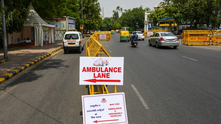 Delhi Traffic Police creates Green Corridor for liver transportation from IGI Airport to Dwarka Hospital 16 kms 18 mins Delhi Traffic Police Creates Green Corridor To Transport Liver From IGI Airport To Dwarka Hospital In 18 Mins