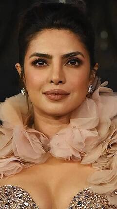 Breaking: पति और बेटी के साथ अयोध्या पहुंची प्रियंका चोपड़ा | ABP Shorts