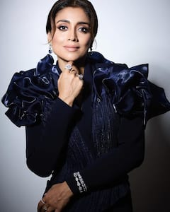 Shriya Saran : స్టన్నింగ్ అవుట్​ఫిట్​లో శ్రియా శరణ్.. నలభైల్లో కూడా ఇంత అందంగా ఉండడం ఈ భామకే సొంతం