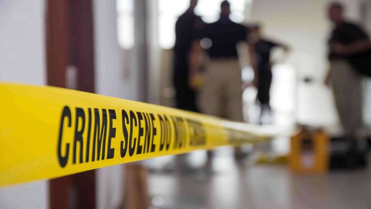 Hyderabad Shocker Teenage Girl Caught With Boyfriend At Home Murdered By Mother Crime: வேறு சாதி நபரை காதலித்த பெண்! ஆத்திரத்தில் கழுத்தை நெரித்து கொன்ற தாய் - தெலங்கானாவில் ஷாக்!