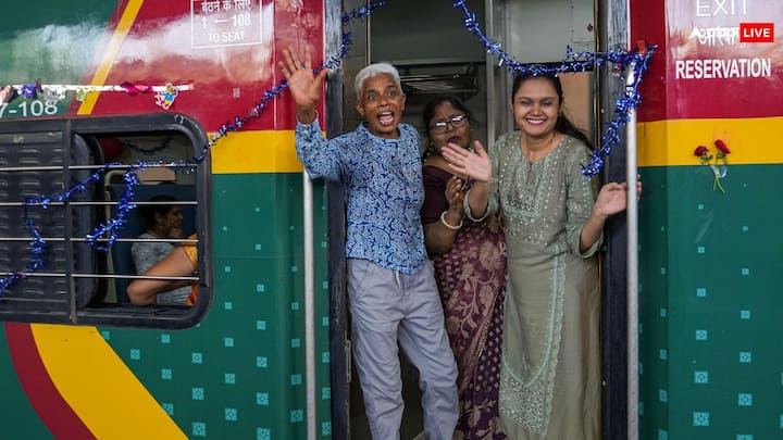 Holi Special Train IRCTC Indian Railways Runs 200 Trains Travelers will Get Confirm Ticket from Delhi Lucknow, Bihar UP Maharashtra Know Details Holi Special Train: अपनों के साथ मना सकेंगे होली का त्योहार, रेलवे चला रहा 200 से ज्यादा स्पेशल ट्रेनें, मिलेगी कन्फर्म टिकट, पढ़ें पूरी डिटेल