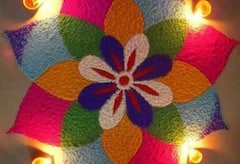 होली पर इन रंगोली डिजाइन्स से करें घर को डेकोरेट, मिलेगा कलरफुल वाइब