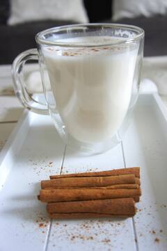 Honey Cinnamon Water : मध आणि दालचिनीचे पाणी अनेक समस्यांवर रामबाण उपाय, अनेक आजार होतील बरे !