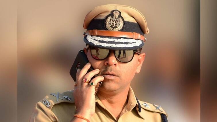 Pune Crime News Pune 85 people Security withdrawn Police Commissioner Amitesh Kumar orders marathi news Pune News : पुण्यातील 85 प्रतिष्ठित व्यक्तींची सुरक्षा काढली, पोलीस आयुक्त अमितेश कुमारांचे आदेश