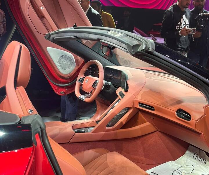 JSW ग्रुप के एमडी सज्जन जिंदल ने बताया कि कंपनी इस समय इलेक्ट्रिक व्हीकल्स पर फोकस कर रही है. वहीं लोगों की रेंज में गाड़ियां लाने के लिए कंपनी PHEVs भी लॉन्च करेगी.