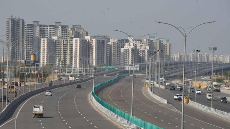 Real Estate Prices Dwarka Expressway Average Housing Price Rs 8000 Per Sq Ft Houses To Become More Expensive Anarock Average Housing Prices Along Dwarka Expressway Climb 83 Per Cent In 10 Years, To Elevate Ahead: Anarock