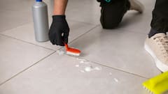 गंदे से गंदे टाइल्स को चमकाने के लिए अपनाएं ये आसान तरीके, घंटों के मेहनत से बच जाएंगे आप