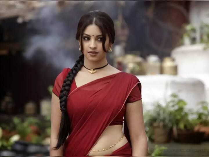 நெடுவாளி கதாபாத்திரமாக ரசிகர்கள் மத்தியில் பிரபலமானார்.