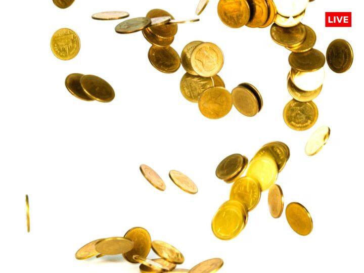 इस योग के बनने से 15 दिन इन राशियों की चांदी कटेगी. धन-दौलत में बढ़ोतरी होगी. इनका बैंक बैलेंस बढ़ेगा और लंबे समय से अगर प्रमोशन और सैलरी में बढ़ोतरी नहीं हुई तो वो भी होने के चांस बन रहे हैं. धन शक्ति योग 31 मार्च तक कुंभ राशि में बना रहेगा.