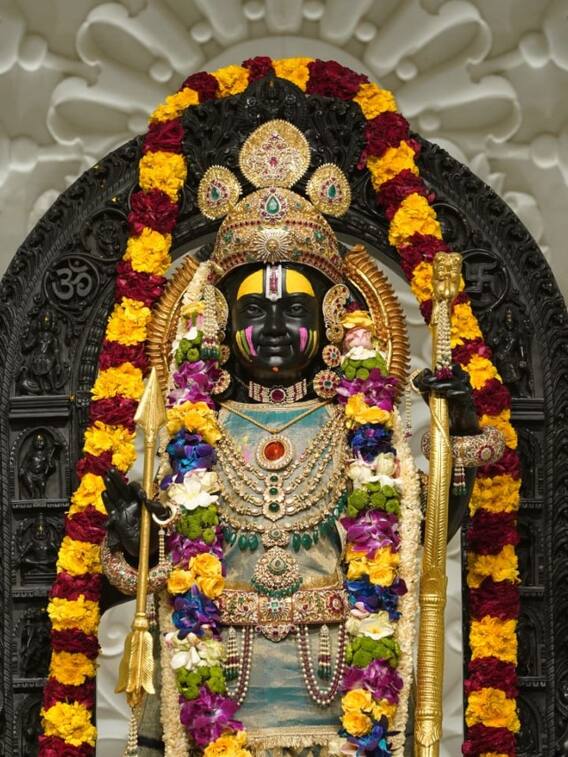 रंगभरी एकादशी पर रामलला ने यूं दिए दर्शन