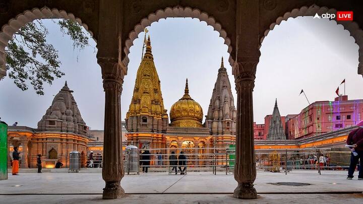काशी में चल रहे विवाद के बीच एक और किताब आई है जो विश्वनाथ मंदिर के इतिहास से जुड़ी है. विक्रम संपथ की हाल ही में आई किताब “वेटिंग फॉर शिवा -अन अर्थिंग द ट्रूथ और काशी ज्ञानवापी” काफी चर्चा का विषय बनी हुई है.