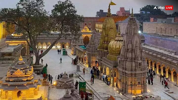 16वीं सदी के मध्य में अकबर के समय में यह मंदिर नए सिरे से बनता है. तब इसका श्रेय नारायण भट्ट को जाता है. नारायण भट्ट ने आशीर्वाद से बारिश कराई, प्रसन्न होकर अकबर ने अनुमति दे दी और टोडरमल के बेटे ने भव्य अष्टमंडप मंदिर बनाया. जो बीच में विश्वेश्वर का गर्भगृह था. 1580 के जमाने का यह मंदिर था. यह मंदिर 80-90 साल ही चला.