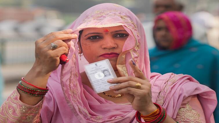 Voter Awareness: Make a plastic card instead of a torn old election card know the step by step process Election 2024: ફાટેલા જુના ચૂંટણી કાર્ડના બદલે બનાવો પ્લાસ્ટિક કાર્ડ, ખૂબ જ સરળ છે પ્રોસેસ